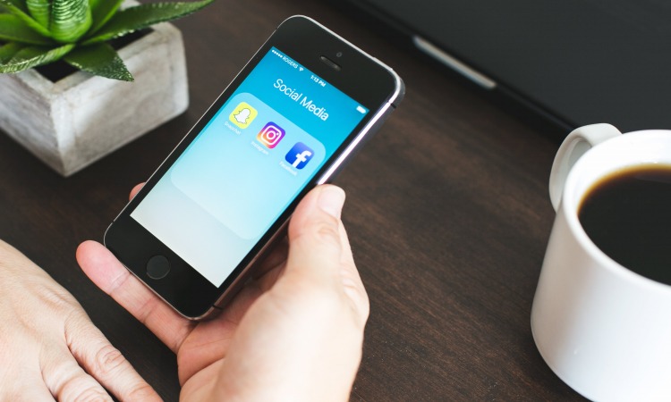 social-media.News